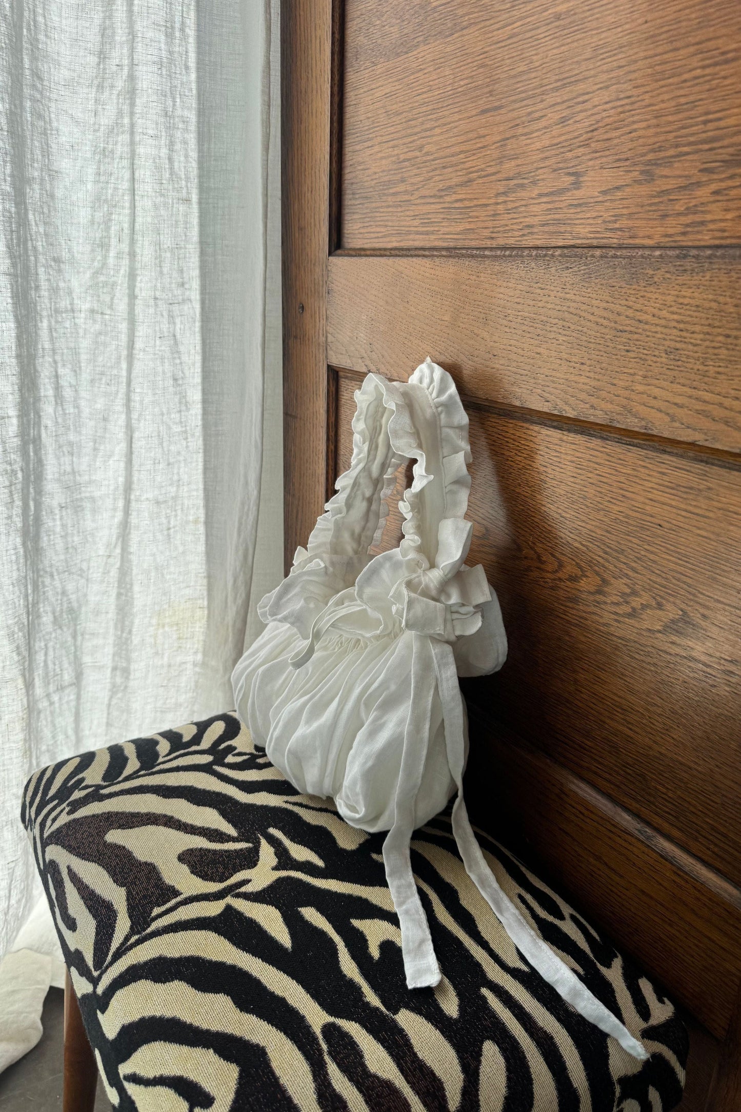 Belf Bag - The White Frilly